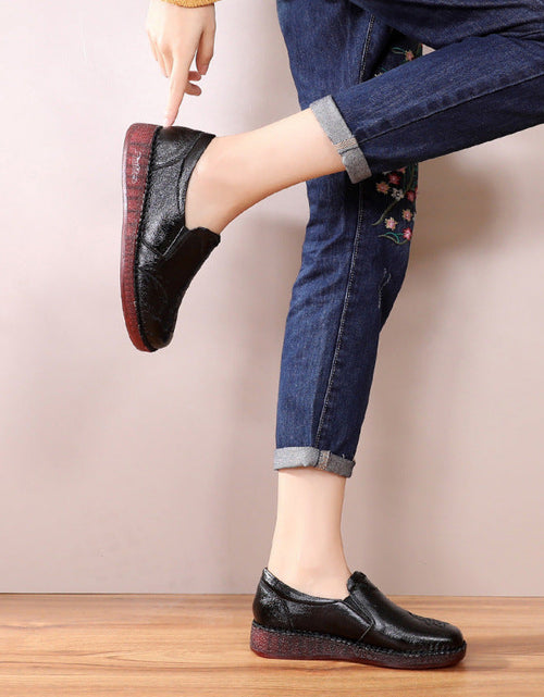 Load image into Gallery viewer, Soft soled women's genuine leather single shoes non slip flat leather shoes
