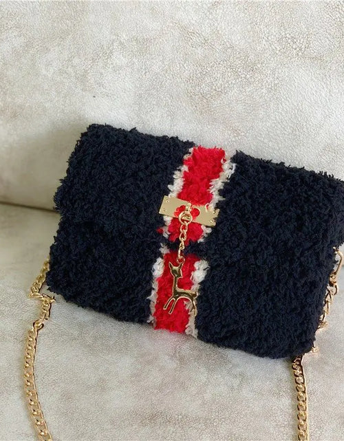 Load image into Gallery viewer, Hand-Woven Fleece Lined Plush One-Shoulder Bag
