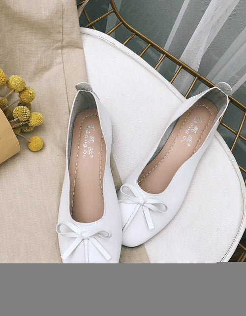 Load image into Gallery viewer, New Women's Flat Shoes - Winter Faux Leather Style
