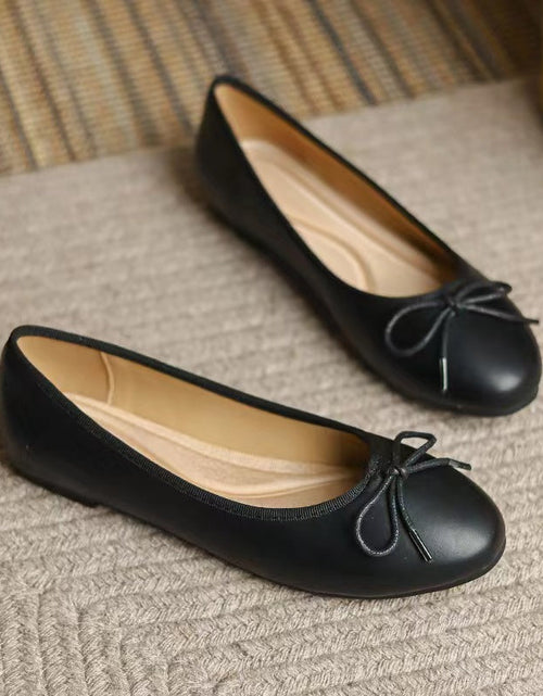 Load image into Gallery viewer, Women's Classic Egg-Roll Edge Slip-On Flats – Chanel-Inspired Round Toe Pumps
