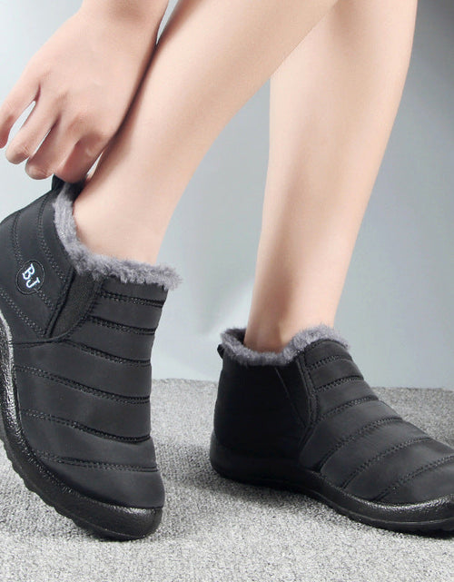 Load image into Gallery viewer, Women’s Warm Padded Lightweight Cotton Boots – Cozy Winter Non-Slip Outdoor Ankle Boots
