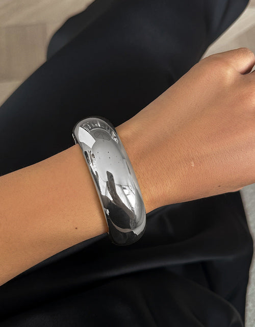 Load image into Gallery viewer, Fashionable metal curved spring bracelet, casual irregular Bracelet set
