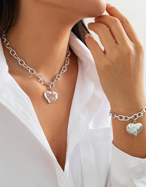 Load image into Gallery viewer, Ins style heart-shaped pendant collarbone chain set, fashionable metal photosensitive surface necklace
