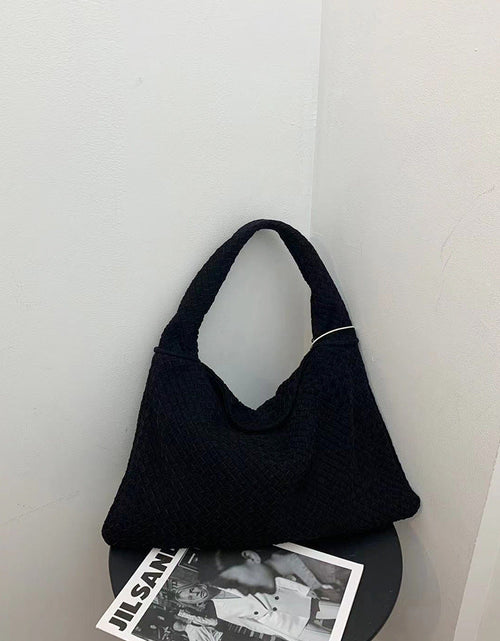 Load image into Gallery viewer, Suede woven tote bag simple and fashionable handbag underarm single shoulder bag large capacity suction buckle
