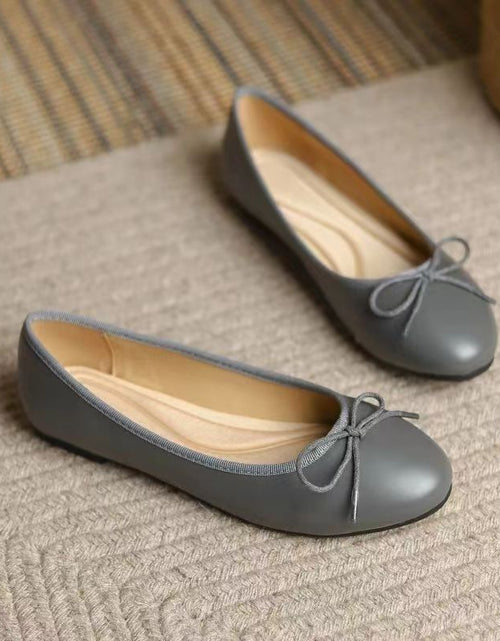 Load image into Gallery viewer, Women's Classic Egg-Roll Edge Slip-On Flats – Chanel-Inspired Round Toe Pumps
