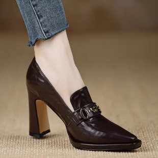 Load image into Gallery viewer, Women's Retro Chunky Heel Pointed Toe Pumps – Slip-On Office Heels
