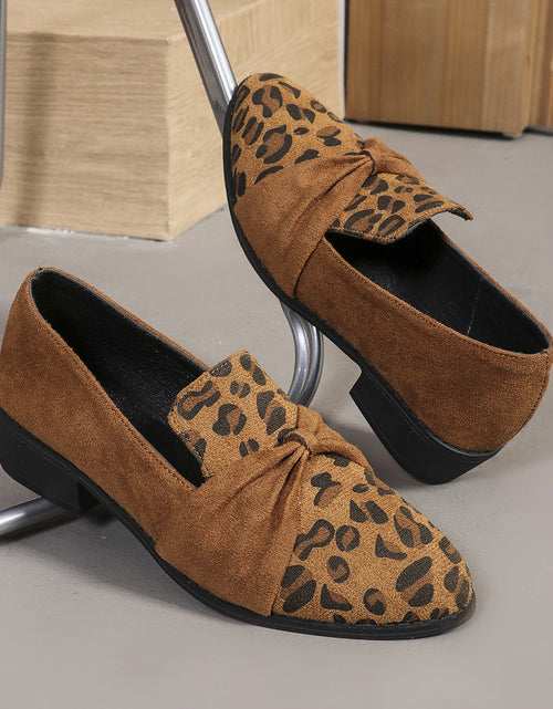 Load image into Gallery viewer, Women’s Leopard Print Pumps
