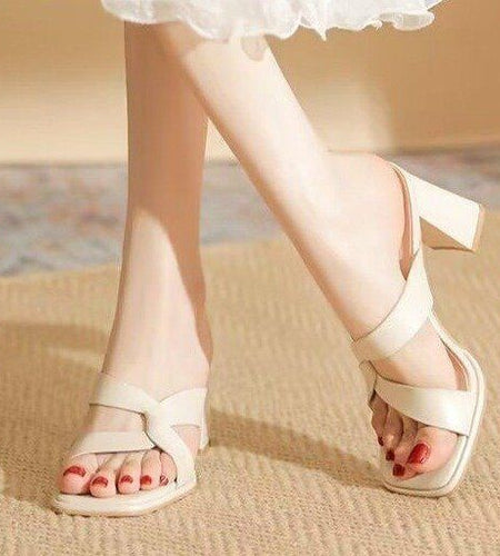 Open-Toe Chunky Heel Sandals – Bold & Trendy Summer Staple