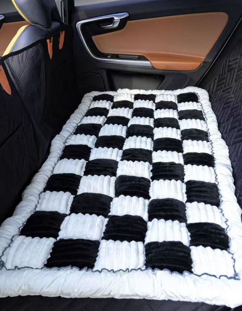 Load image into Gallery viewer, Sleeping Car Mat Pet Thickened Seat Pad Car Back Seat Checkered Dog Bed In Stock Factory Wholesale
