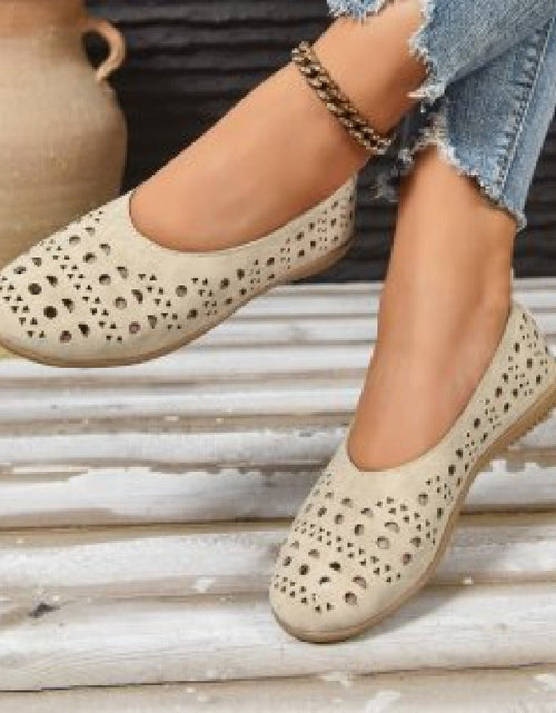 Load image into Gallery viewer, Women's Chunky Heel Wedge Pumps – Wide Size Full-Grain Leather
