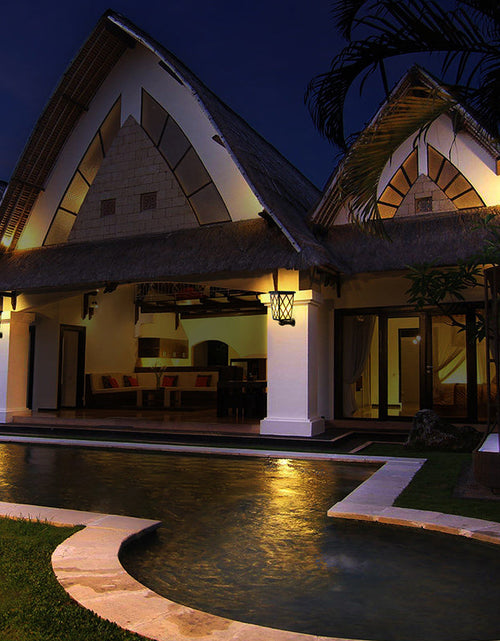 Load image into Gallery viewer, New Solar LED Flame Light Outdoor Villa Garden Lawn Floor Lamp Solar Garden Wall Lamp
