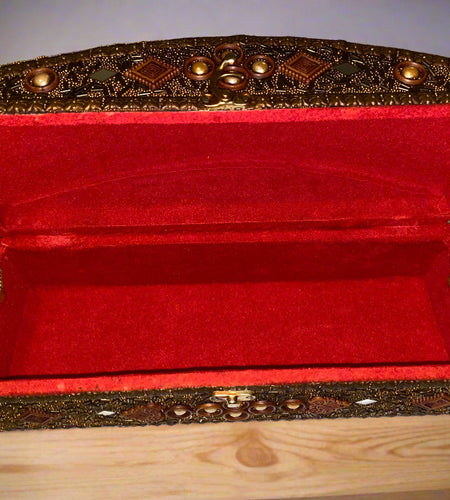 VINTAGE HANDMADE CLASSIC JEWELRY CHEST