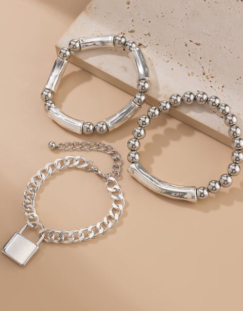 Load image into Gallery viewer, Minimally designed pearl bead bracelet with fashion sense and heart-shaped hollow Bracelet set
