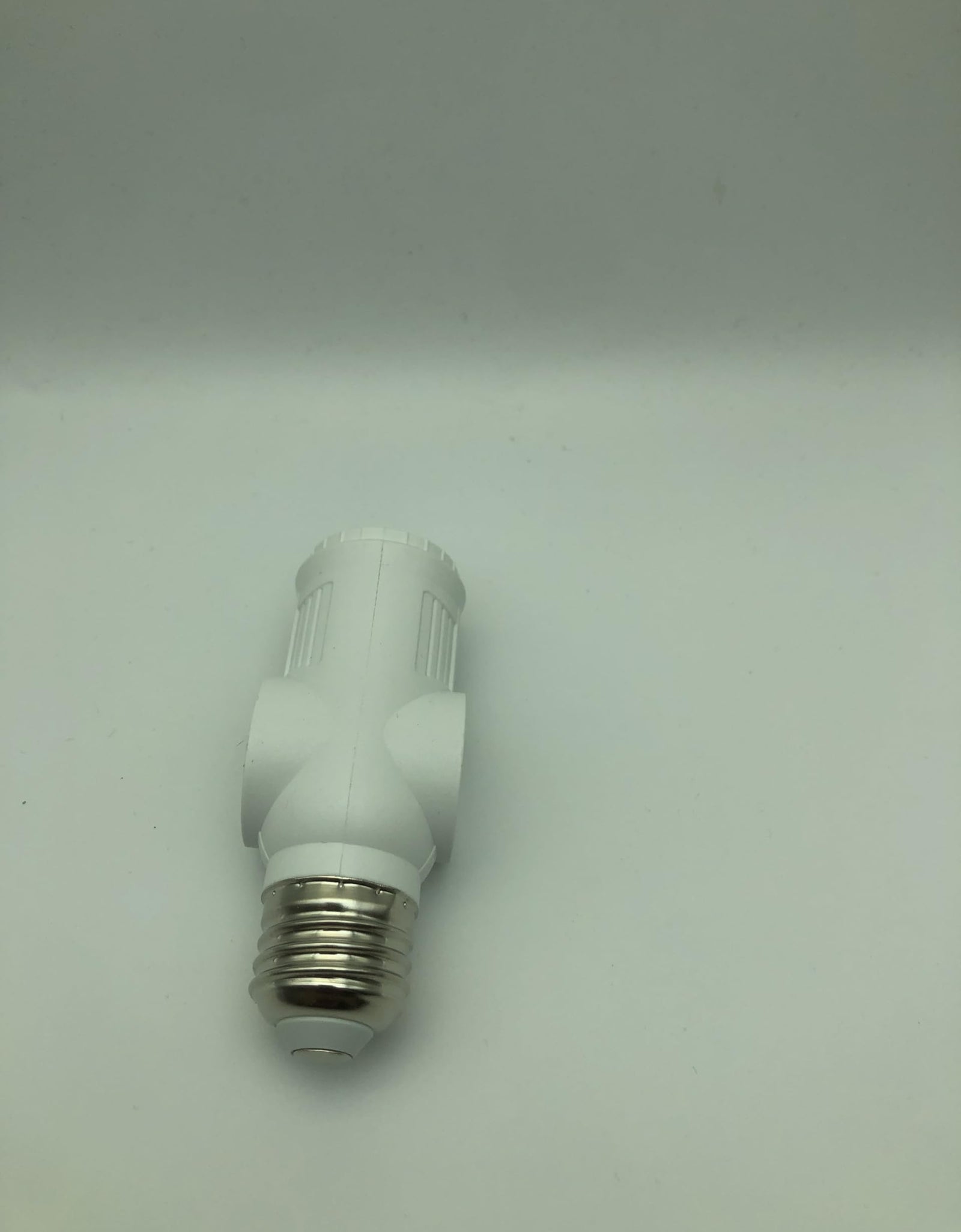 Figame E26/E27 3 Prong Light Bulb Socket Adapter Polarized White 2 Pack