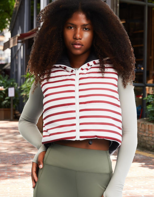 Load image into Gallery viewer, Xeoxarel Red White Striped Puffer Crop Vest Sleeveless Zipper Pockets Size XL

