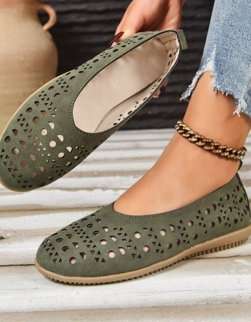 Load image into Gallery viewer, Women's Chunky Heel Wedge Pumps – Wide Size Full-Grain Leather
