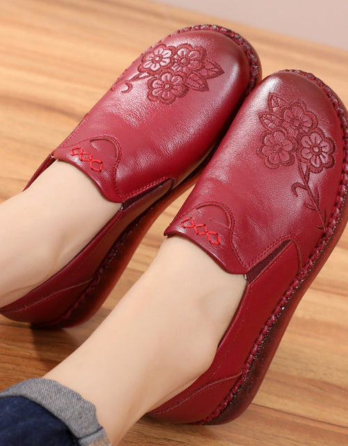 Load image into Gallery viewer, Soft soled women's genuine leather single shoes non slip flat leather shoes
