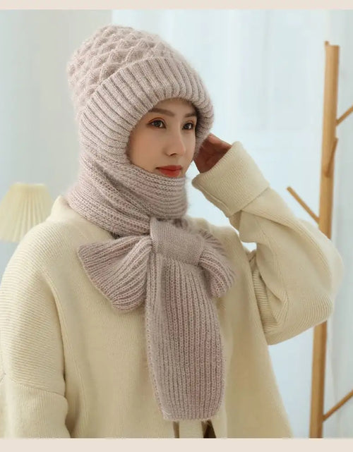 Load image into Gallery viewer, Women's Fleece-lined Knitted Scarf and Hat Set
