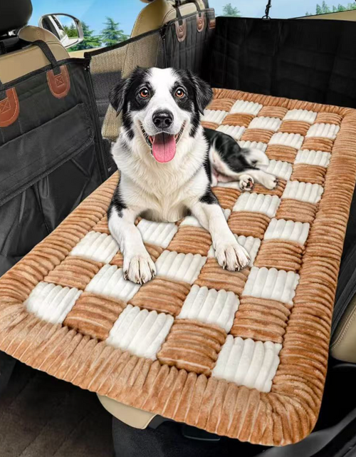 Load image into Gallery viewer, Sleeping Car Mat Pet Thickened Seat Pad Car Back Seat Checkered Dog Bed In Stock Factory Wholesale
