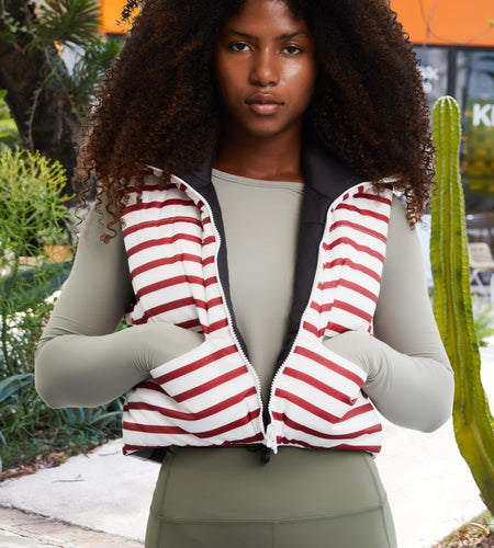 Xeoxarel Red White Striped Puffer Crop Vest Sleeveless Zipper Pockets Size XL