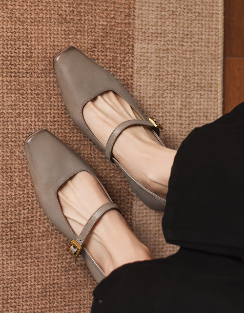 Load image into Gallery viewer, Mid-Heel Pumps - Full-Grain Leather Women's Classic Slip-On Court Shoes

