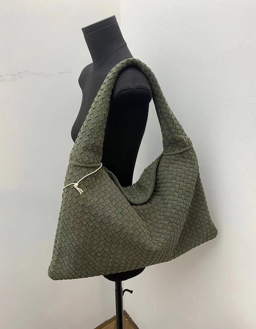Load image into Gallery viewer, Suede woven tote bag simple and fashionable handbag underarm single shoulder bag large capacity suction buckle
