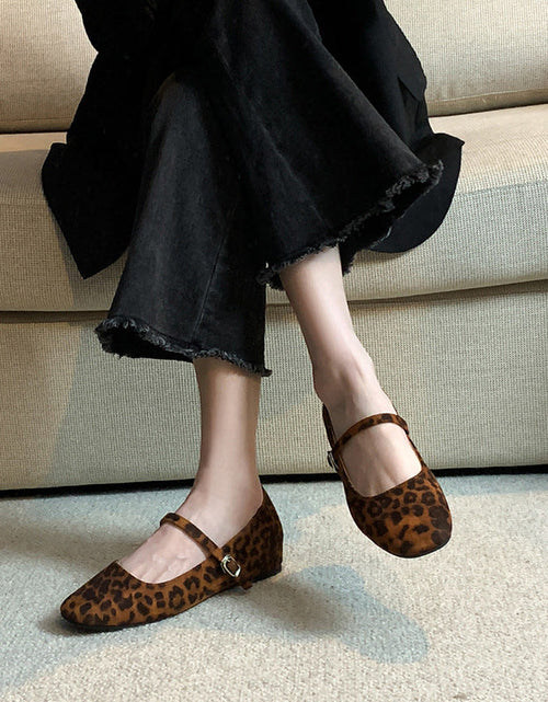 Load image into Gallery viewer, French-Style Square-Toe Mary Jane Shoes With a Hidden Heel
