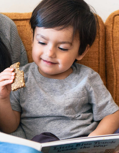 Load image into Gallery viewer, HAPPYTOT Organics Toddler Oat Bars Apple Spinach Soft-Baked 0.88oz 5Count 6 Pack
