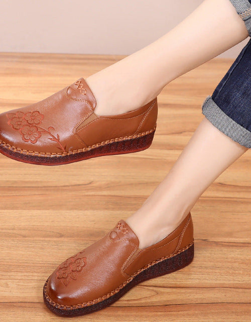 Load image into Gallery viewer, Soft soled women's genuine leather single shoes non slip flat leather shoes
