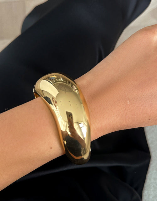 Load image into Gallery viewer, Fashionable metal curved spring bracelet, casual irregular Bracelet set
