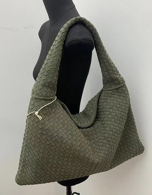 Load image into Gallery viewer, Suede woven tote bag simple and fashionable handbag underarm single shoulder bag large capacity suction buckle
