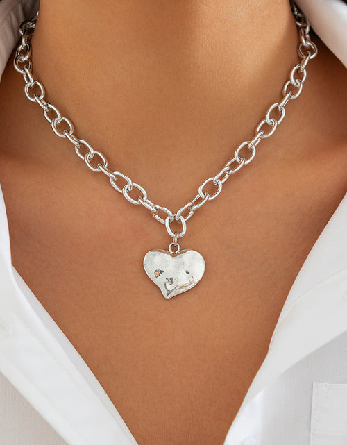 Load image into Gallery viewer, Ins style heart-shaped pendant collarbone chain set, fashionable metal photosensitive surface necklace
