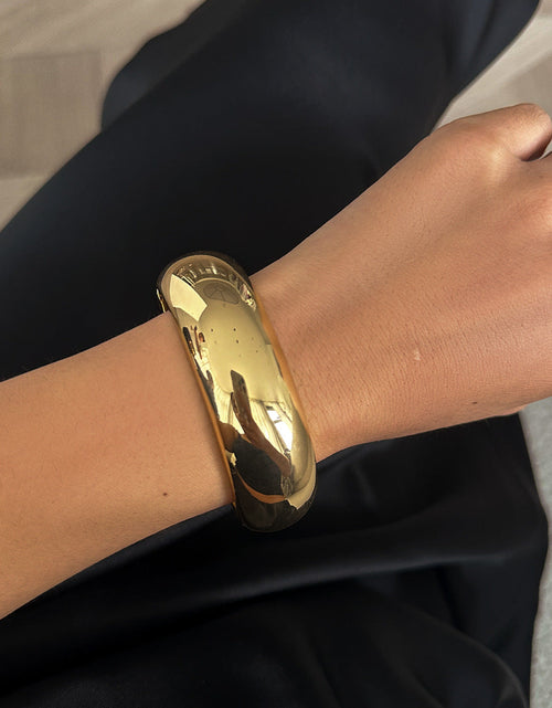 Load image into Gallery viewer, Fashionable metal curved spring bracelet, casual irregular Bracelet set

