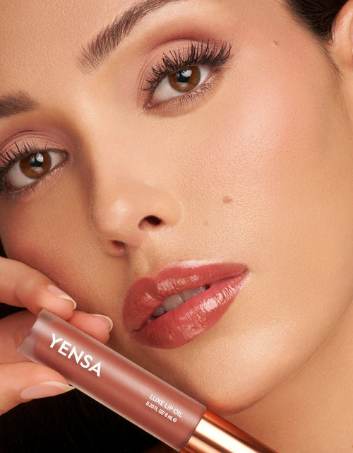 Load image into Gallery viewer, Luxe Lip Nourishing Oil with Hyaluronic + Vitamin E
