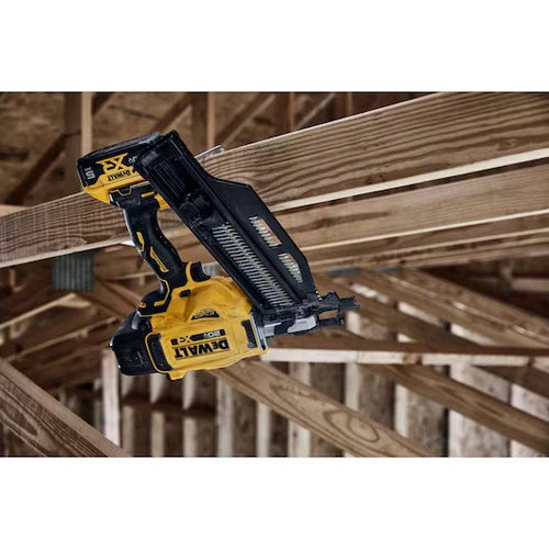 Load image into Gallery viewer, DEWALT DCN920P1 20V MAX* Brushless Cordless 21° Plastic Framing Nailer Kit
