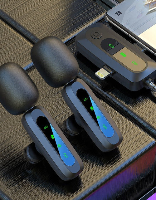 Load image into Gallery viewer, Wireless lavalier microphone J3 three in one interface intelligent sound collection and noise reduction lavalier microphone
