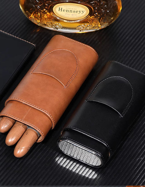 Load image into Gallery viewer, Two end hardware leather cigar box portable cedar wood 3-pack cigar moisturizing box protective cover cigar leather cover
