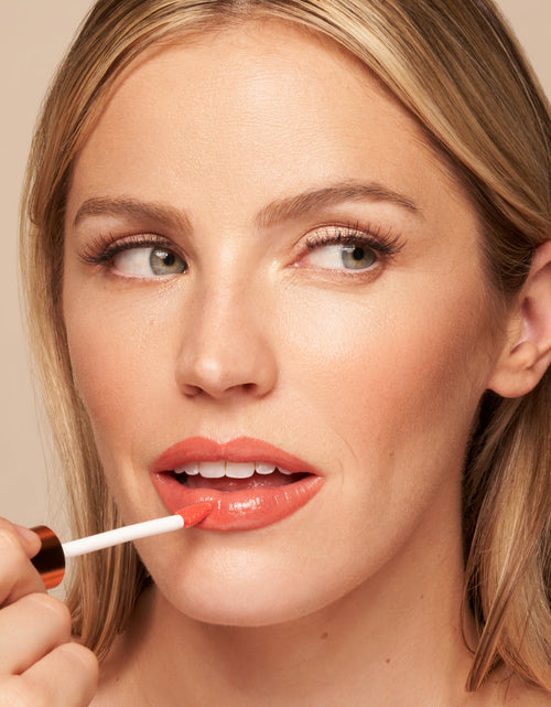 Load image into Gallery viewer, Luxe Lip Nourishing Oil with Hyaluronic + Vitamin E
