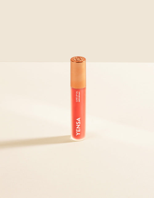 Load image into Gallery viewer, Luxe Lip Nourishing Oil with Hyaluronic + Vitamin E
