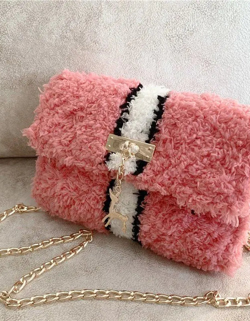 Load image into Gallery viewer, Hand-Woven Fleece Lined Plush One-Shoulder Bag
