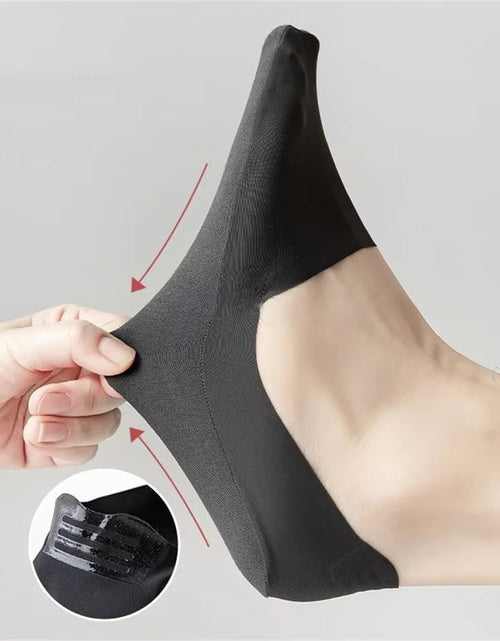 Load image into Gallery viewer, Women’s Invisible Low-Cut Cotton Socks
