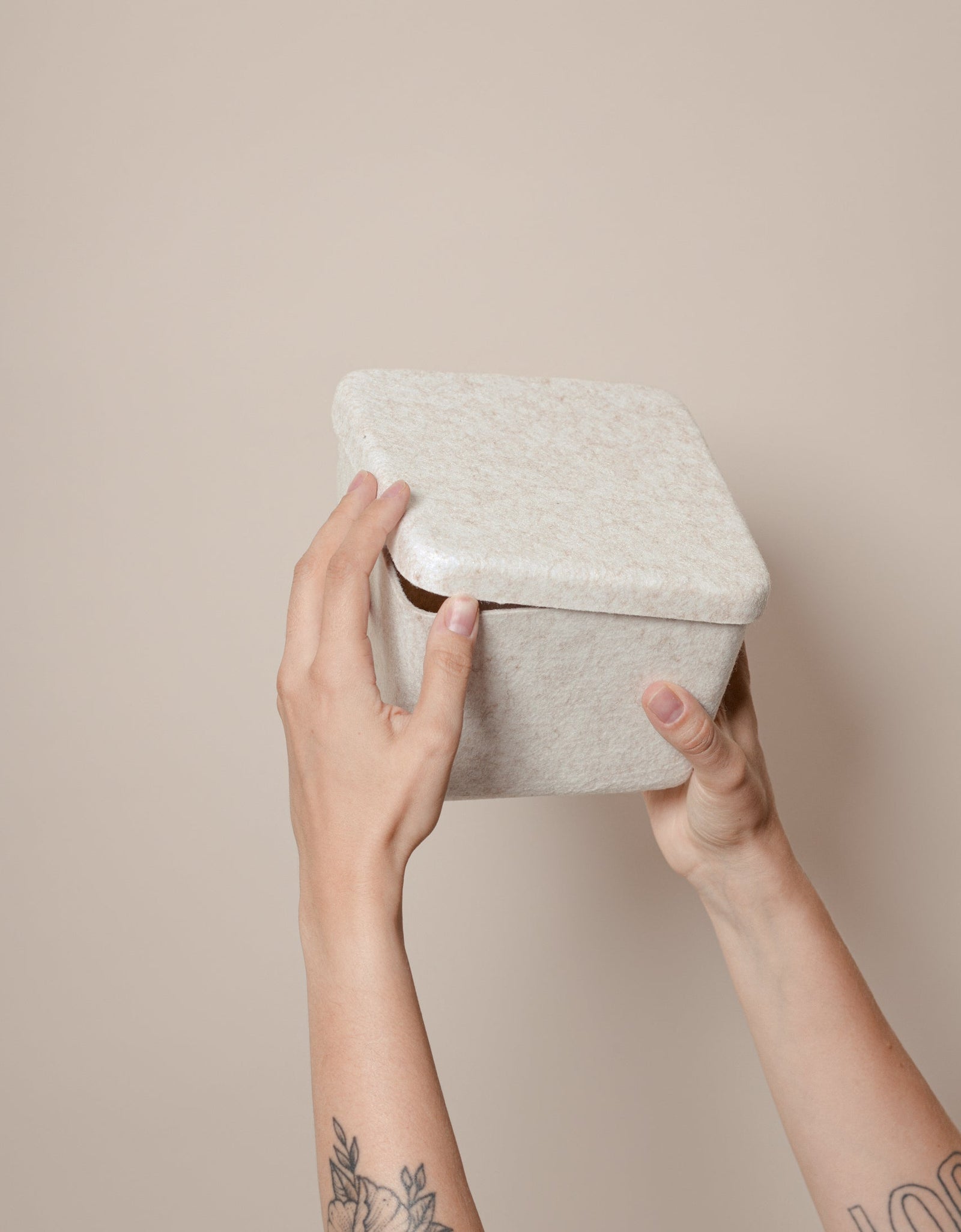 The Sculpted Bin - Petite with Lid