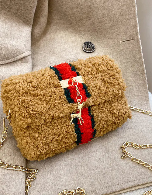 Load image into Gallery viewer, Hand-Woven Fleece Lined Plush One-Shoulder Bag
