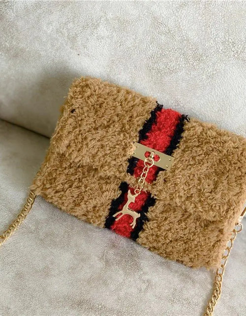 Load image into Gallery viewer, Hand-Woven Fleece Lined Plush One-Shoulder Bag
