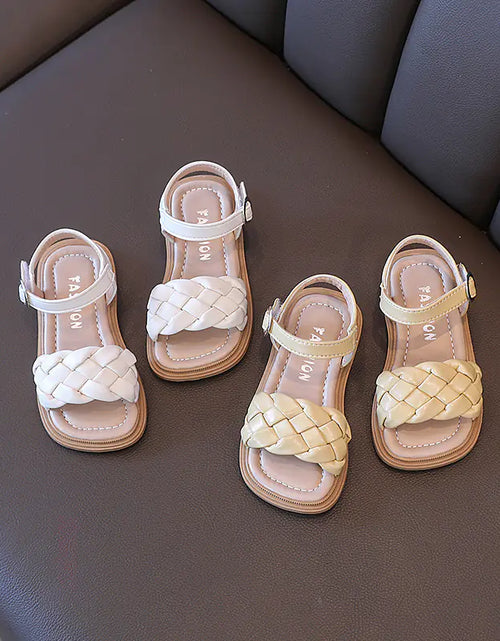 Load image into Gallery viewer, Summer New Girls' Fashion Woven Sandals
