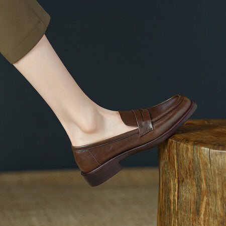 Load image into Gallery viewer, Women’s British Style Vintage Heeled Leather Shoes
