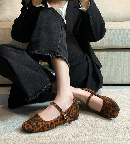 French-Style Square-Toe Mary Jane Shoes With a Hidden Heel