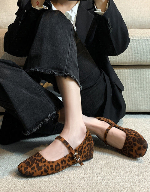 Load image into Gallery viewer, French-Style Square-Toe Mary Jane Shoes With a Hidden Heel

