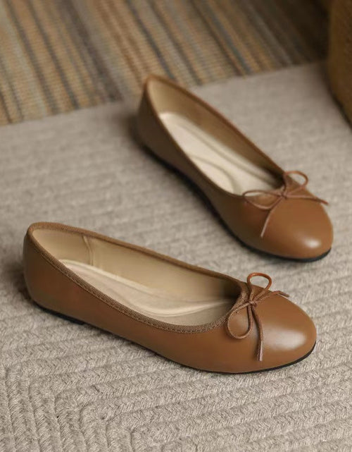 Load image into Gallery viewer, Women's Classic Egg-Roll Edge Slip-On Flats – Chanel-Inspired Round Toe Pumps
