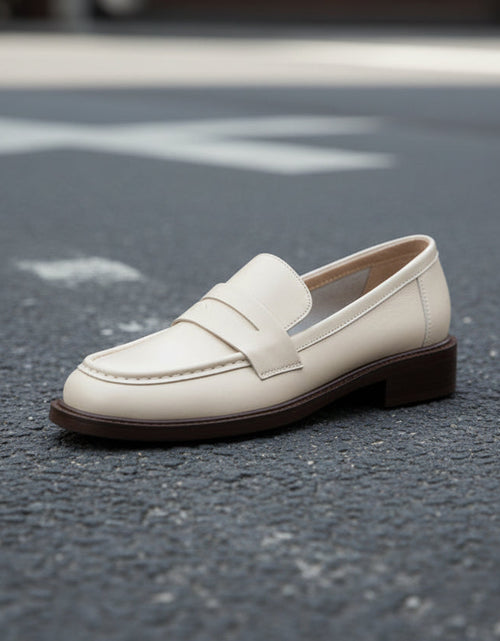 Load image into Gallery viewer, Women’s British Style Vintage Heeled Leather Shoes
